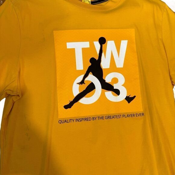 MENS JORDAN MJ LEGACY 2 TEE in Yellow university gold - Picture 7 of 8